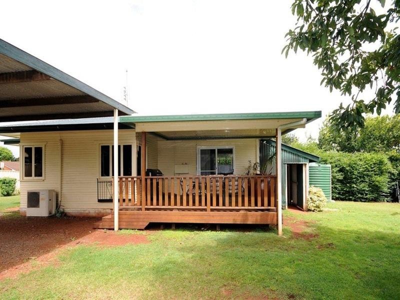 813 Ruthven Street, Kearneys Spring QLD 4350