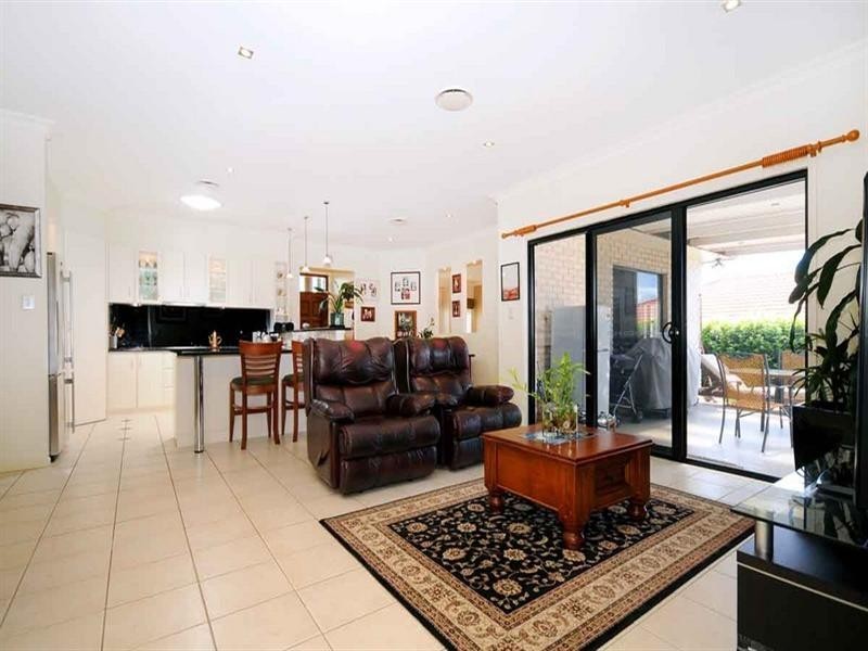20 Barton Street, Middle Ridge QLD 4350