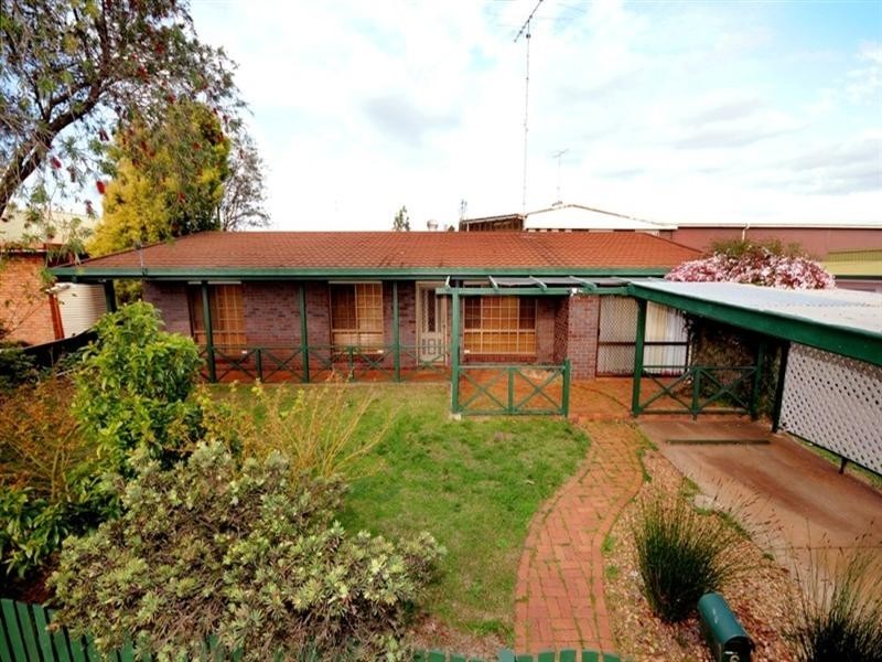 6 Gibson Street, Wilsonton Heights QLD 4350