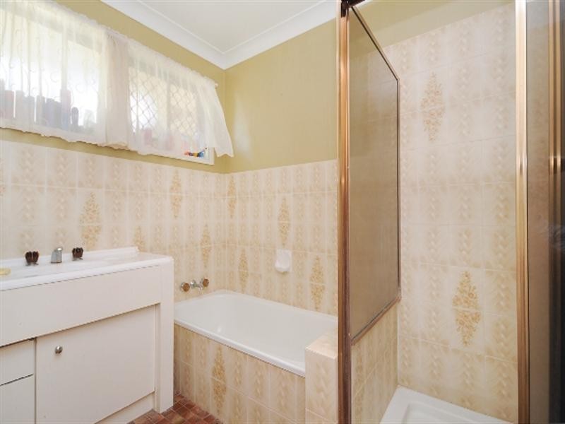 14 Elliott Street, Kearneys Spring QLD 4350