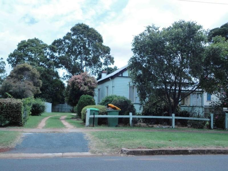 11 Bothwell Street, Wilsonton QLD 4350