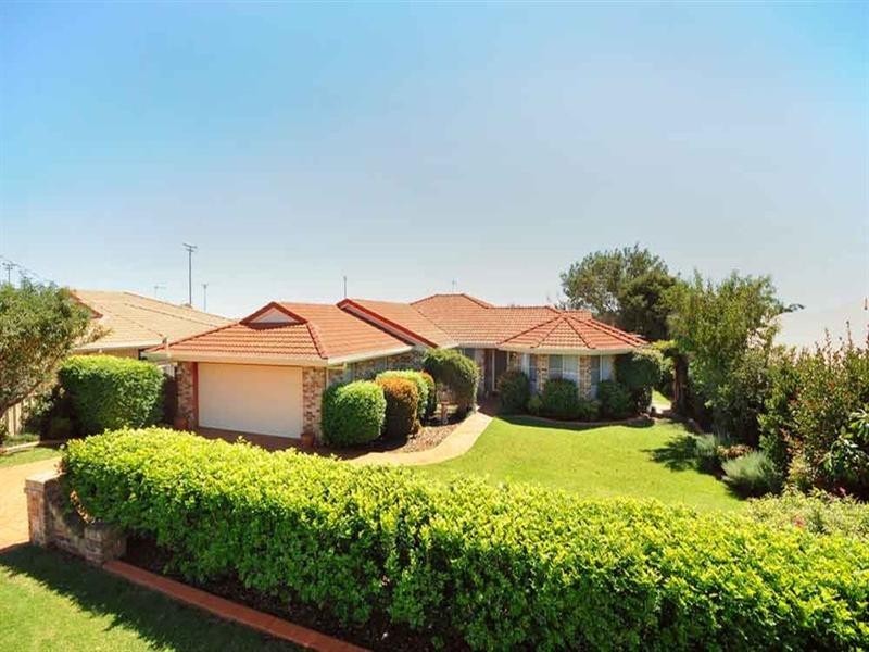 13 Pillar Street, Middle Ridge QLD 4350