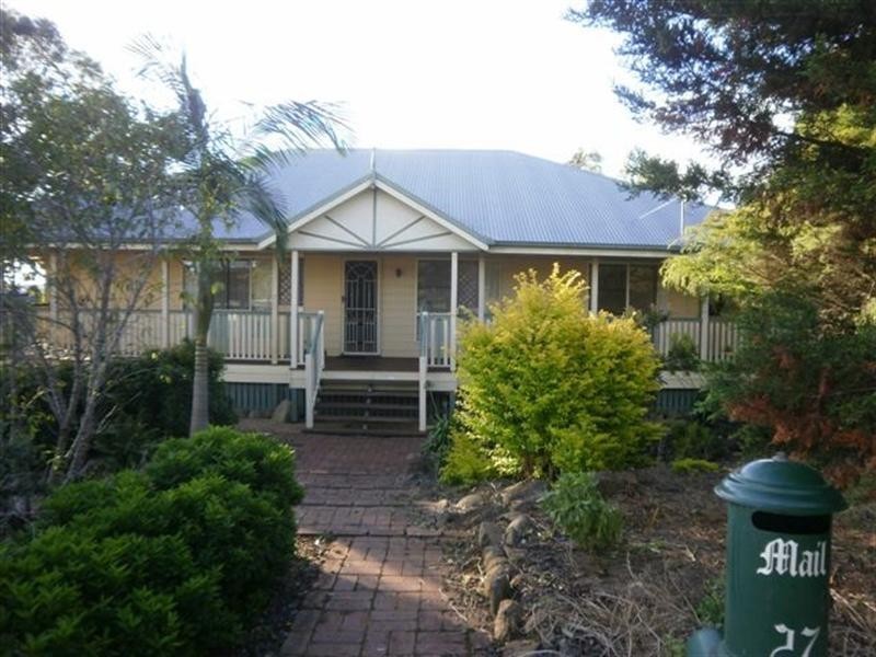 27 Granada Drive, Highfields QLD 4352