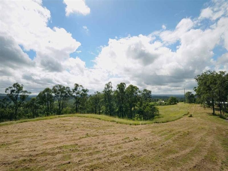 271 Jones Road, Withcott QLD 4352