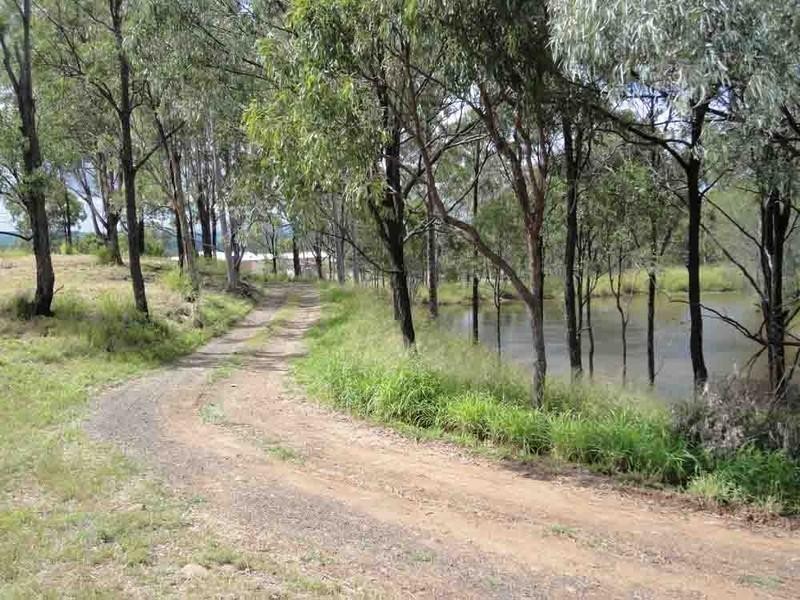 271 Jones Road, Withcott QLD 4352