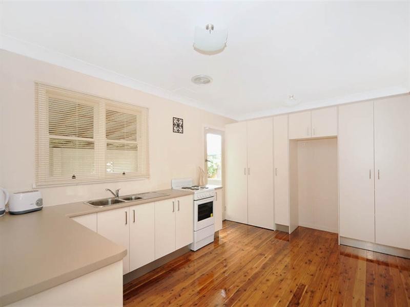 16 Tomkinson Street, Wilsonton QLD 4350