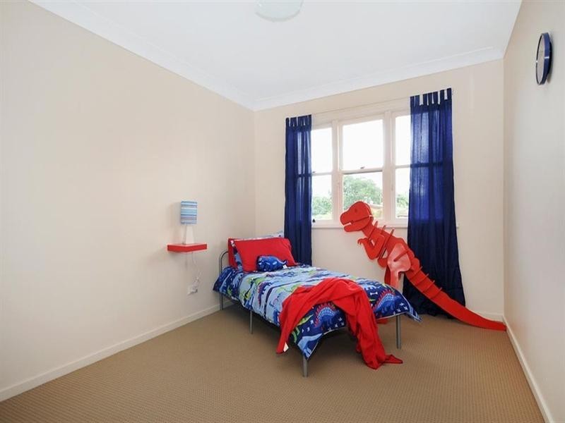 16 Tomkinson Street, Wilsonton QLD 4350