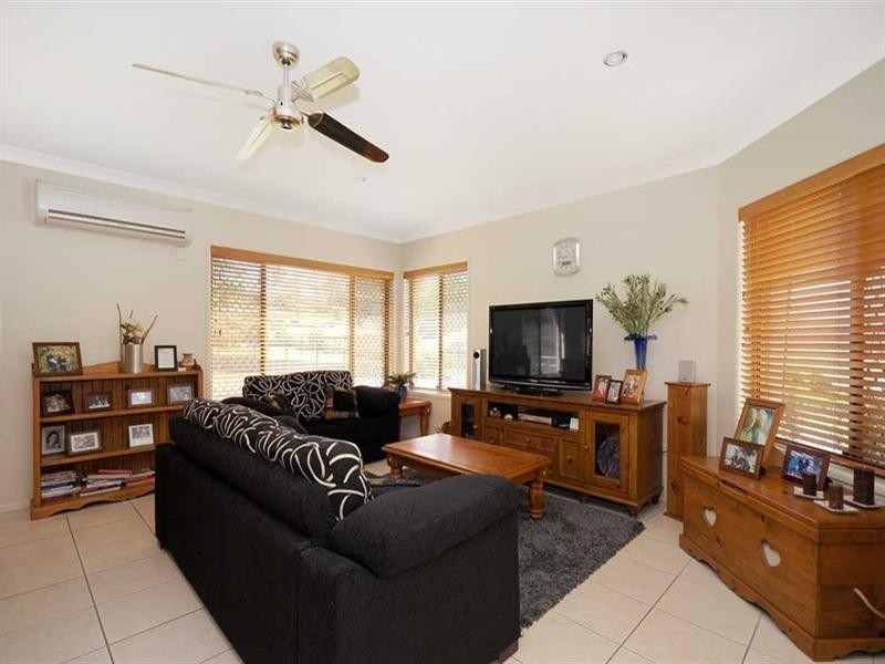 2 Fairview Rise, Gowrie Junction QLD 4352