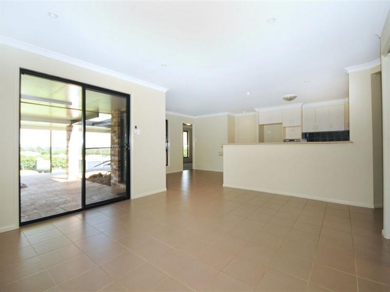 5 Debbie Court, Highfields QLD 4352