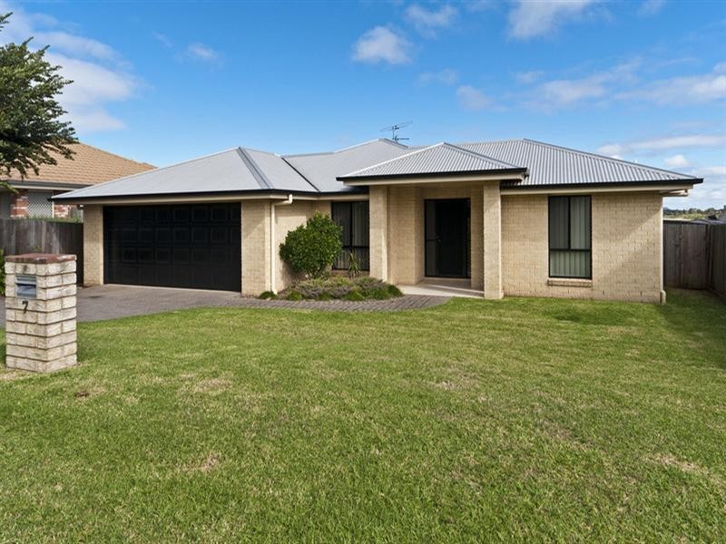 7 Diamantina Drive, Glenvale QLD 4350