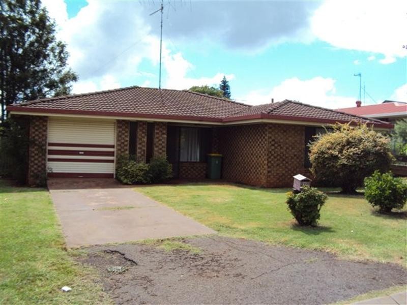 15 Damian Crescent, Kearneys Spring QLD 4350