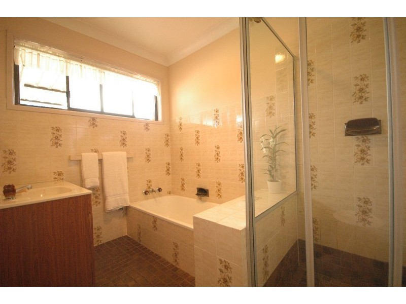 12 Terrica Court, Glenvale QLD 4350