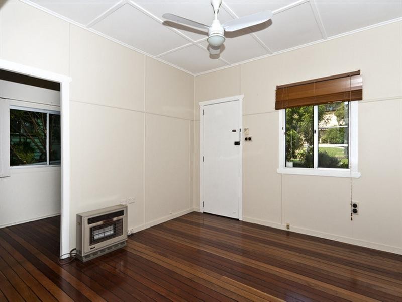 19 Christmas Street, North Toowoomba QLD 4350