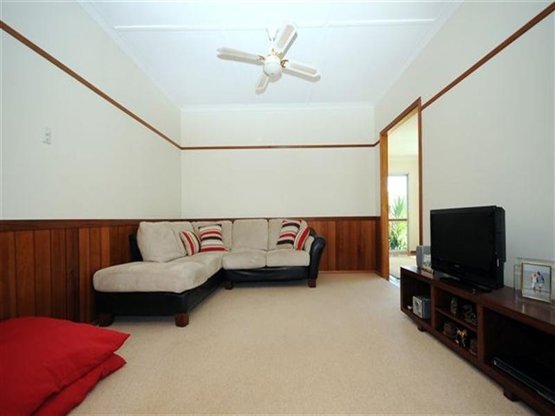 30 Geoffrey Street, Mount Lofty QLD 4350