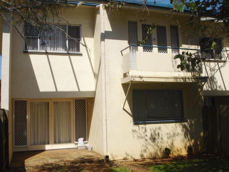 4/329 Hume Street, South Toowoomba QLD 4350