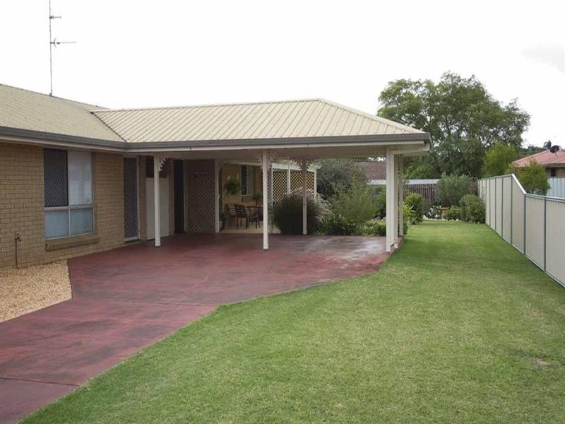 Unit 2 481 Bridge Street, Wilsonton QLD 4350