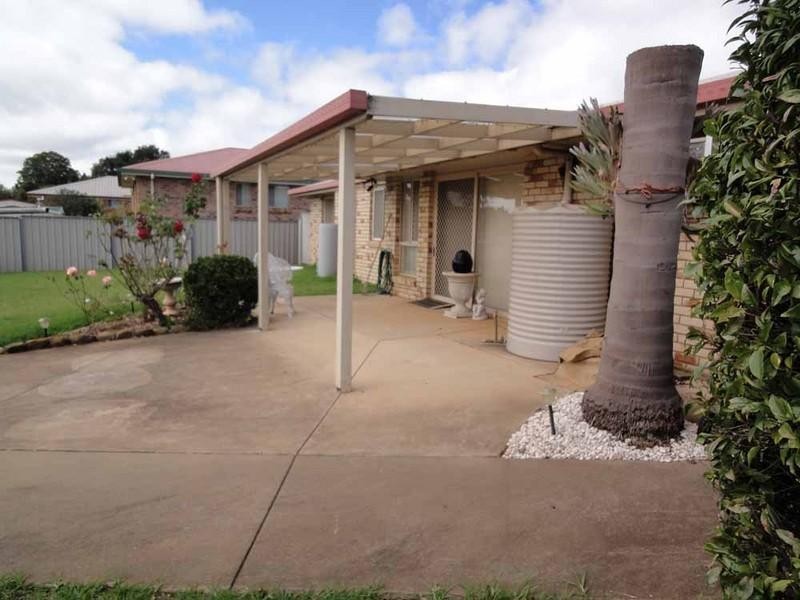 25 Bouganvillea Drive, Middle Ridge QLD 4350