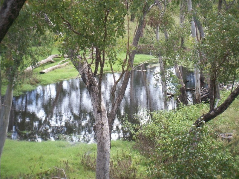 - Quemoi Road, Cecil Plains QLD 4407