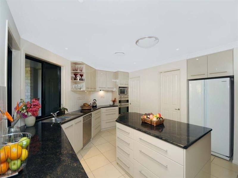 19 Roderick Court, Cotswold Hills QLD 4350