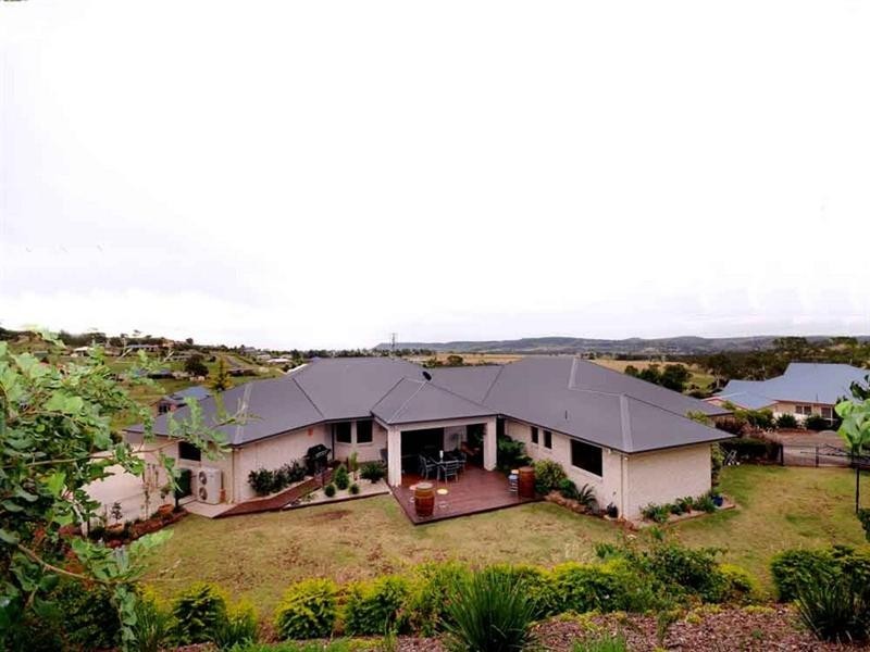 19 Roderick Court, Cotswold Hills QLD 4350