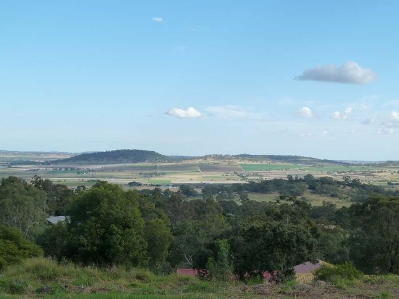 9 Skyline Drive, Glenvale QLD 4350