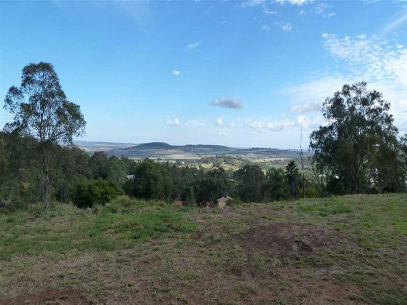 9 Skyline Drive, Glenvale QLD 4350