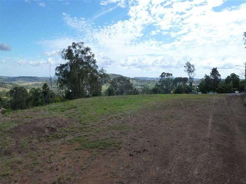 9 Skyline Drive, Glenvale QLD 4350