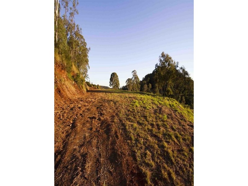 9 Skyline Drive, Glenvale QLD 4350