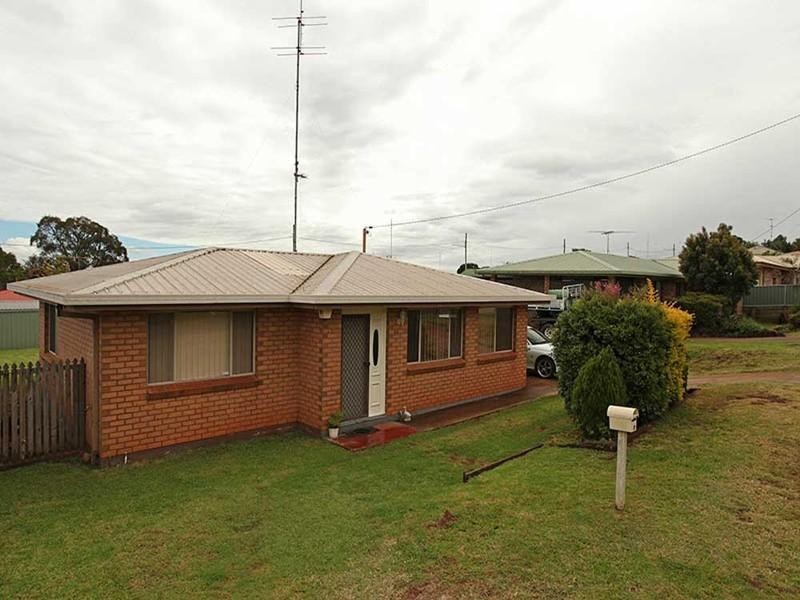 21 Kurrajong Street, Newtown QLD 4350