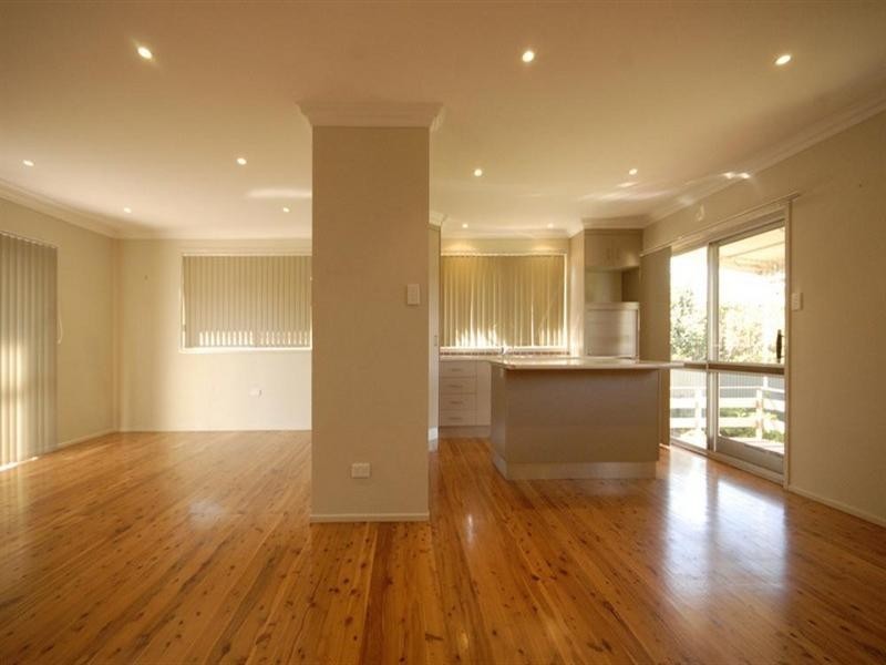 6 Raelyn Court, Centenary Heights QLD 4350