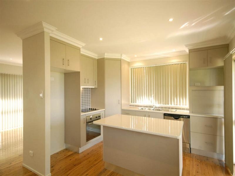 6 Raelyn Court, Centenary Heights QLD 4350