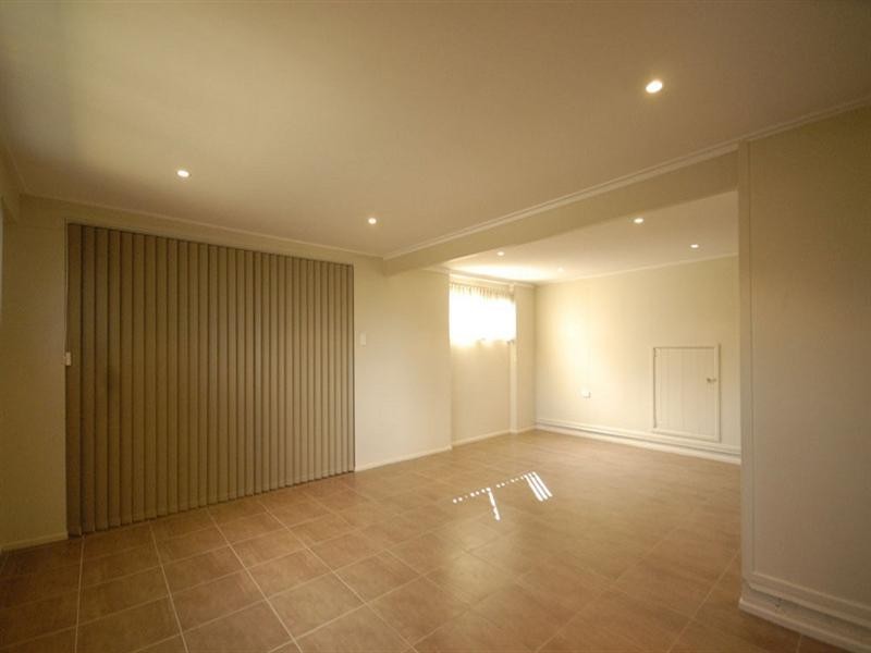 6 Raelyn Court, Centenary Heights QLD 4350