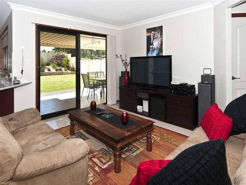 2 Barambah Street, Glenvale QLD 4350
