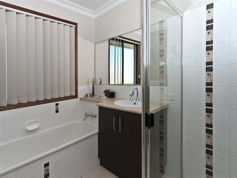 2 Barambah Street, Glenvale QLD 4350