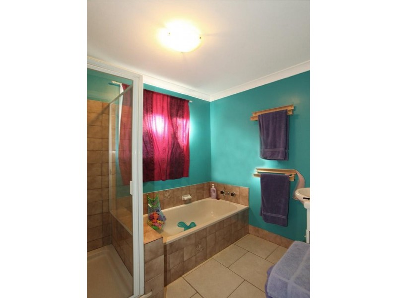 27 Wine Drive, Wilsonton Heights QLD 4350