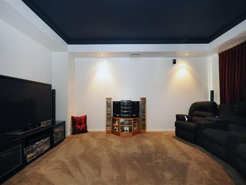 451 Mackenzie Street, Middle Ridge QLD 4350