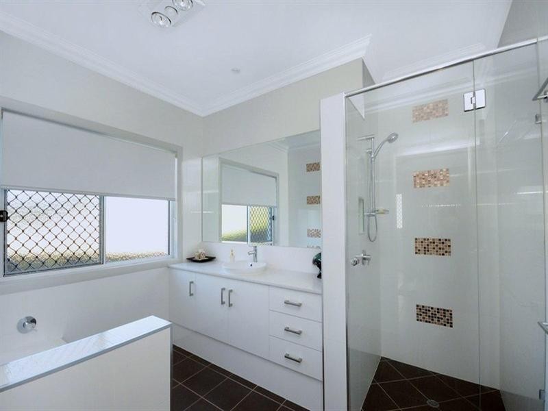 451 Mackenzie Street, Middle Ridge QLD 4350
