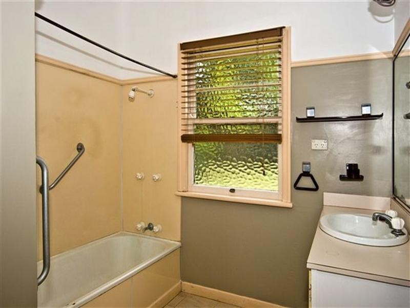 24 John Street, East Toowoomba QLD 4350