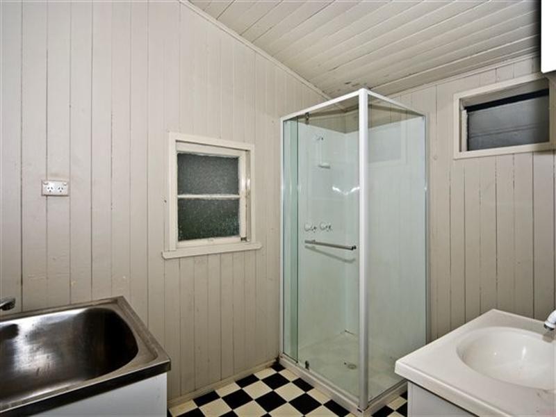 2 Glasgow Street, North Toowoomba QLD 4350