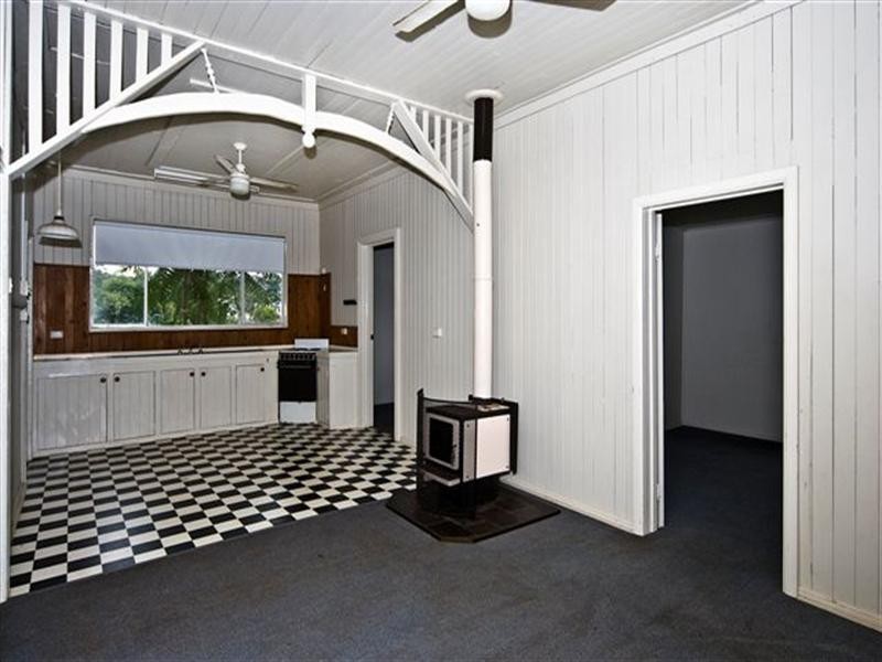 2 Glasgow Street, North Toowoomba QLD 4350