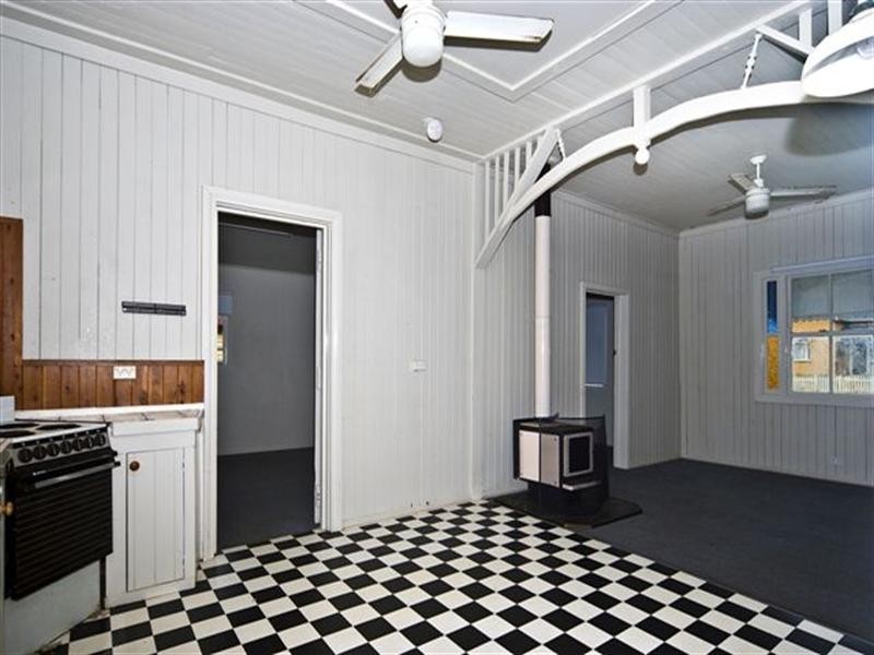 2 Glasgow Street, North Toowoomba QLD 4350