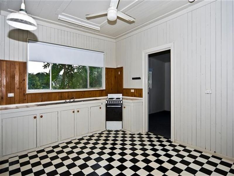 2 Glasgow Street, North Toowoomba QLD 4350