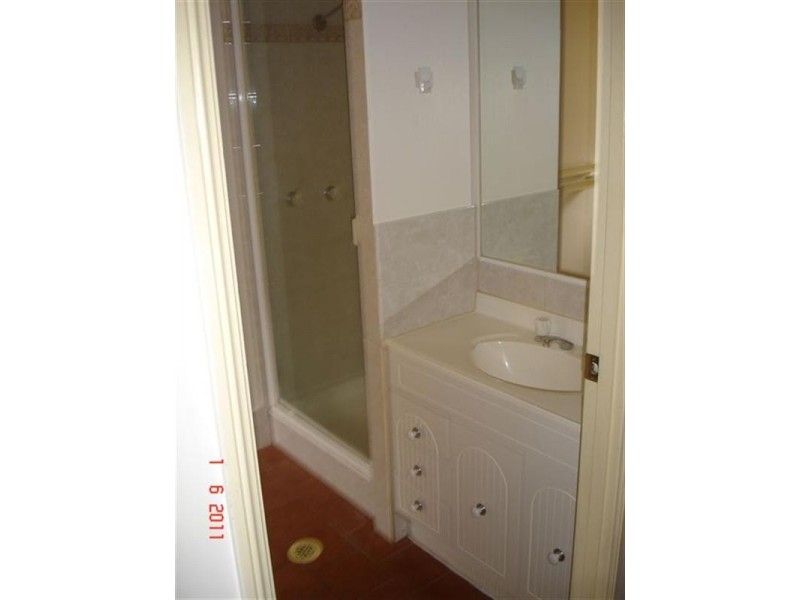 2/299 James Street, Newtown QLD 4350