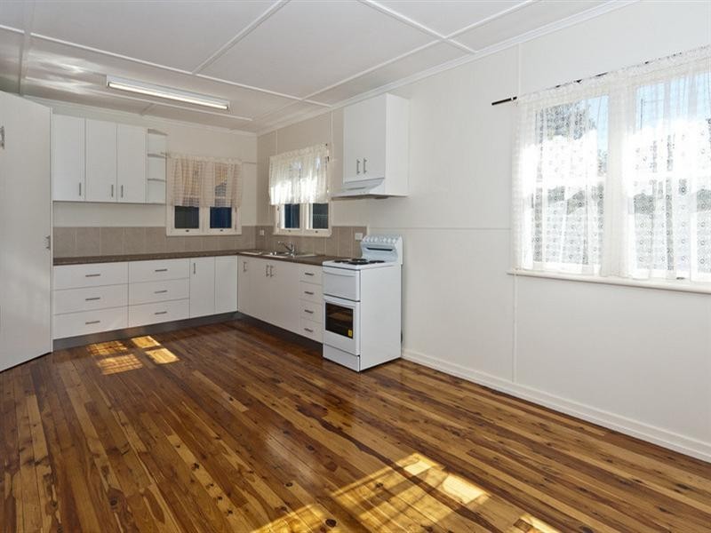 257 West Street, Harristown QLD 4350