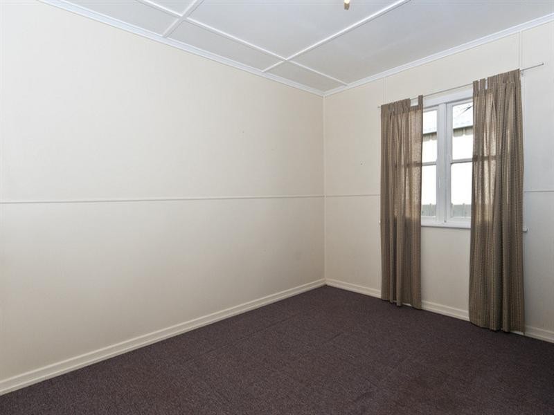 257 West Street, Harristown QLD 4350