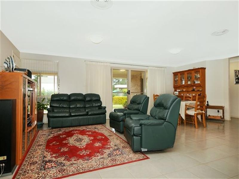 8 Paringa Close, Middle Ridge QLD 4350