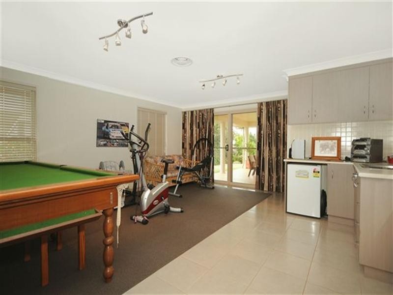 8 Paringa Close, Middle Ridge QLD 4350