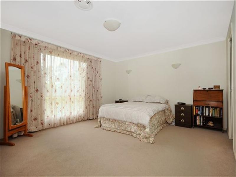 8 Paringa Close, Middle Ridge QLD 4350