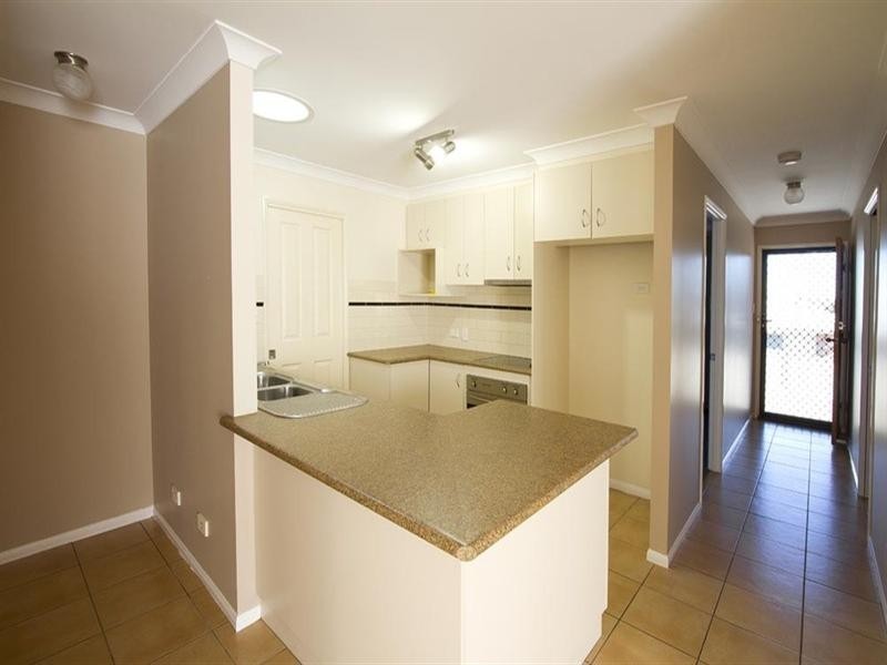 1/16 Pascoe Lane, Harlaxton QLD 4350