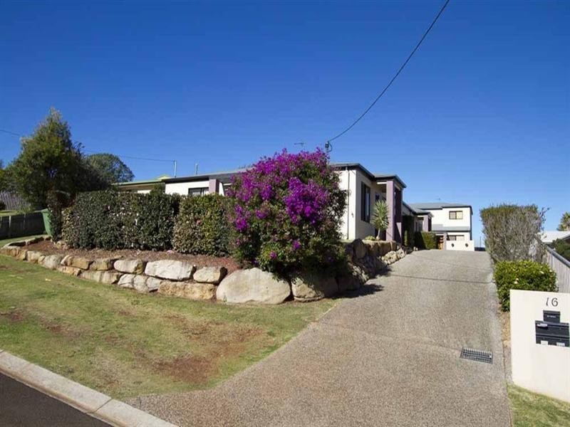 1/16 Pascoe Lane, Harlaxton QLD 4350